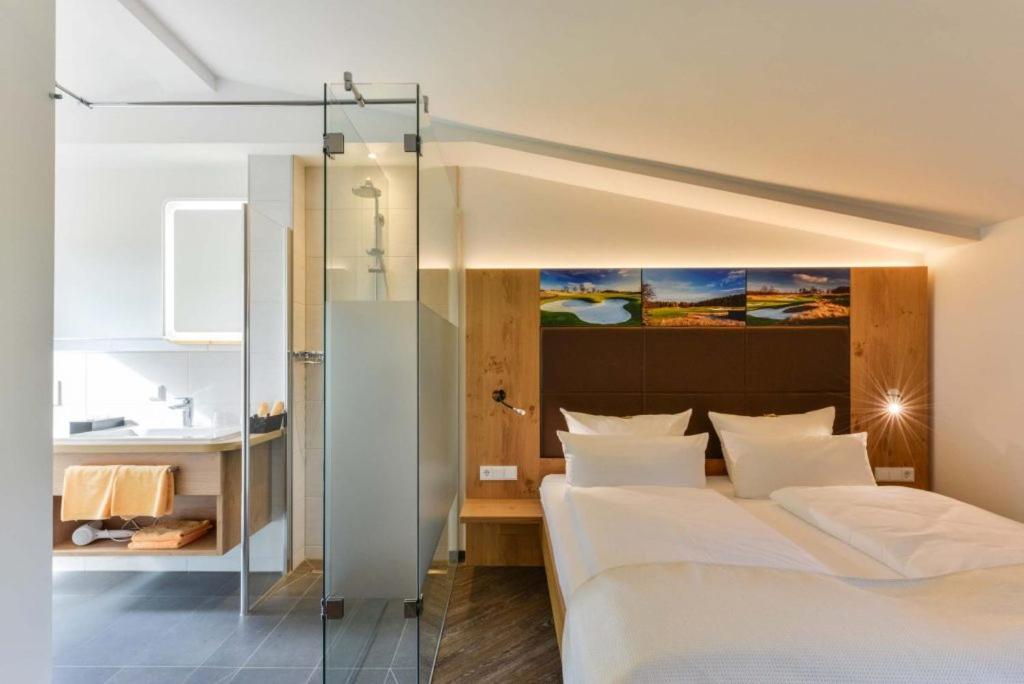 Hotel & Golfrestaurant Gut Wissmannshof Staufenberg  外观 照片