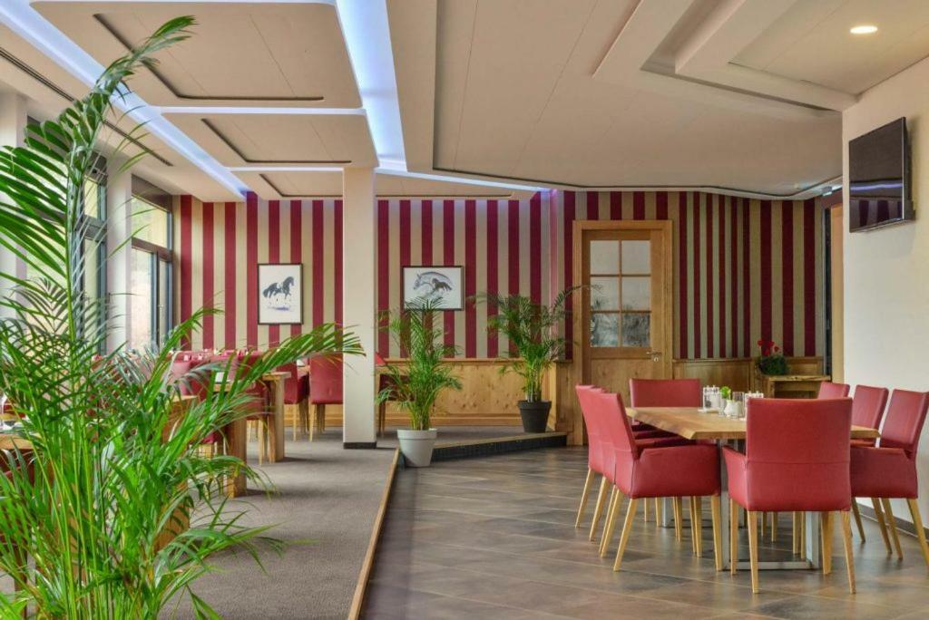 Hotel & Golfrestaurant Gut Wissmannshof Staufenberg  外观 照片
