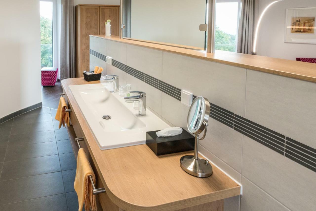 Hotel & Golfrestaurant Gut Wissmannshof Staufenberg  外观 照片